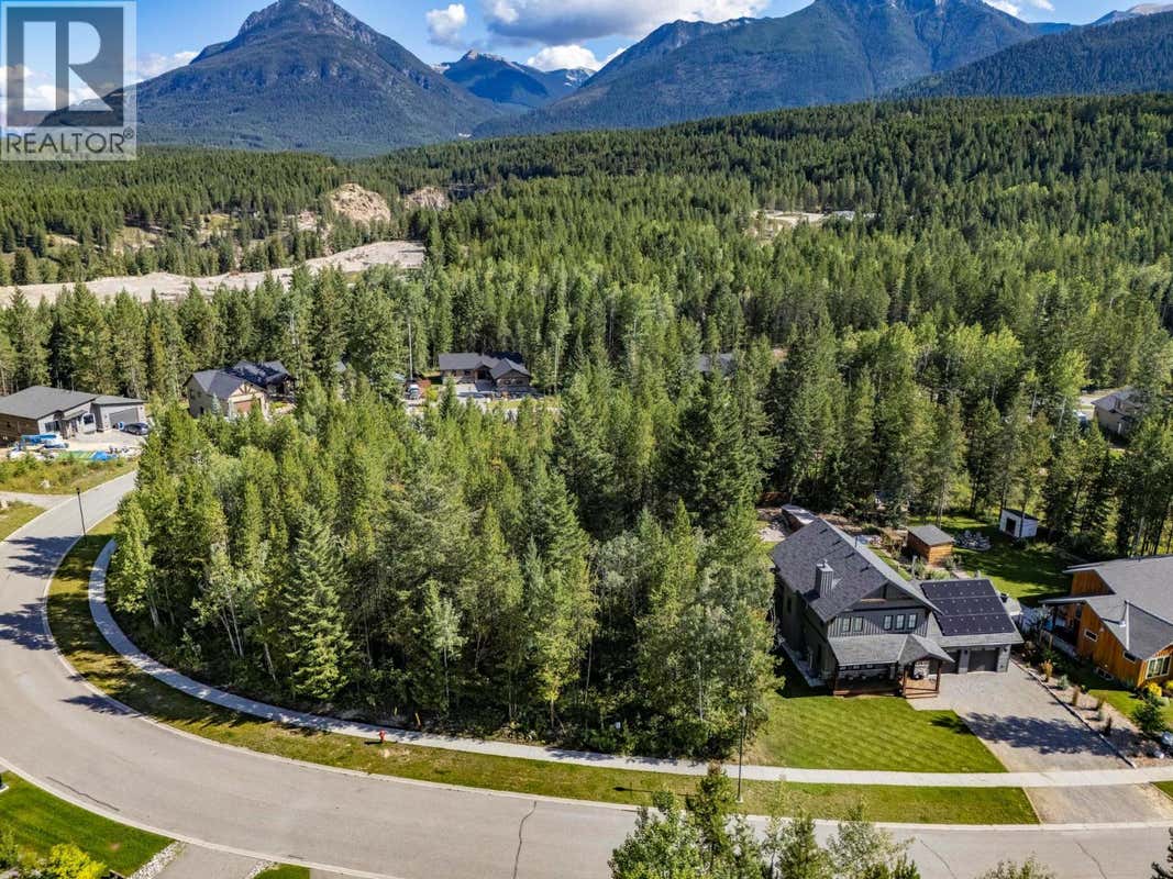 1520 QUARTZ CRESCENT