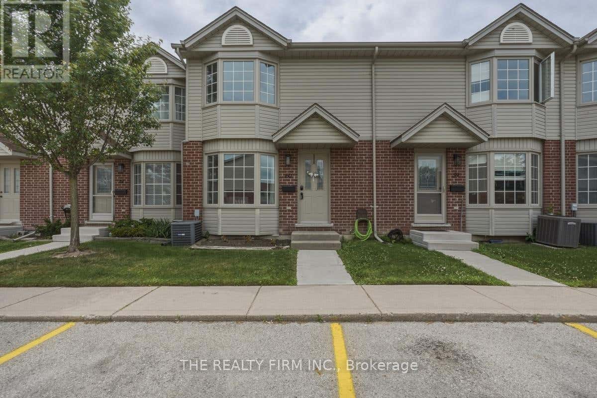 60 - 151 MARTINET AVENUE