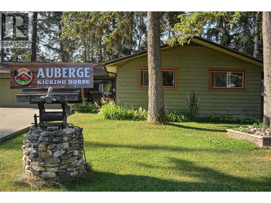 1306 SELKIRK DRIVE