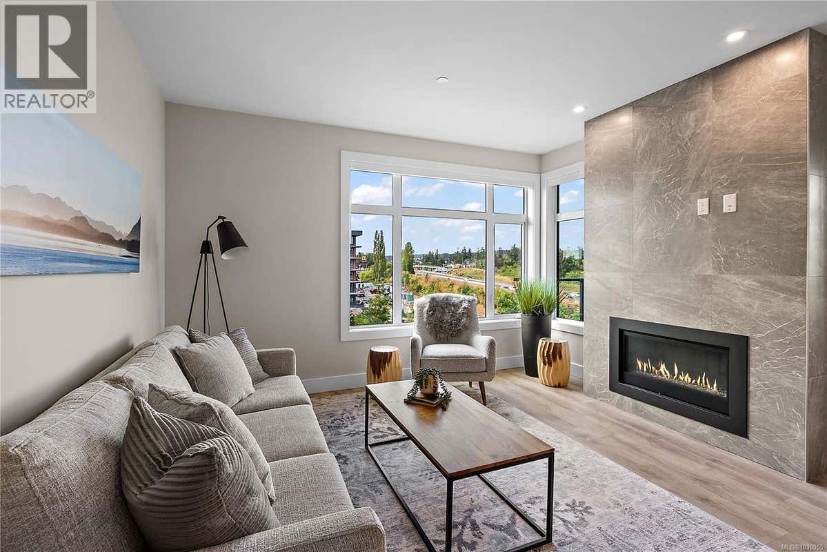 308 2520 HACKETT CRES