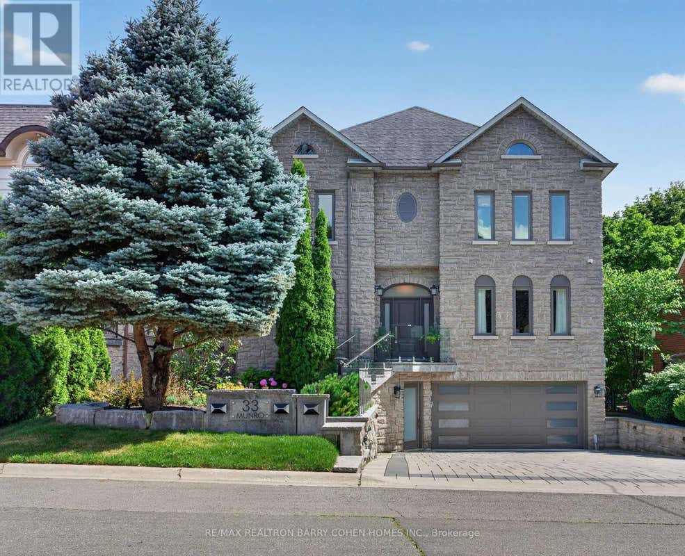 33 MUNRO BOULEVARD