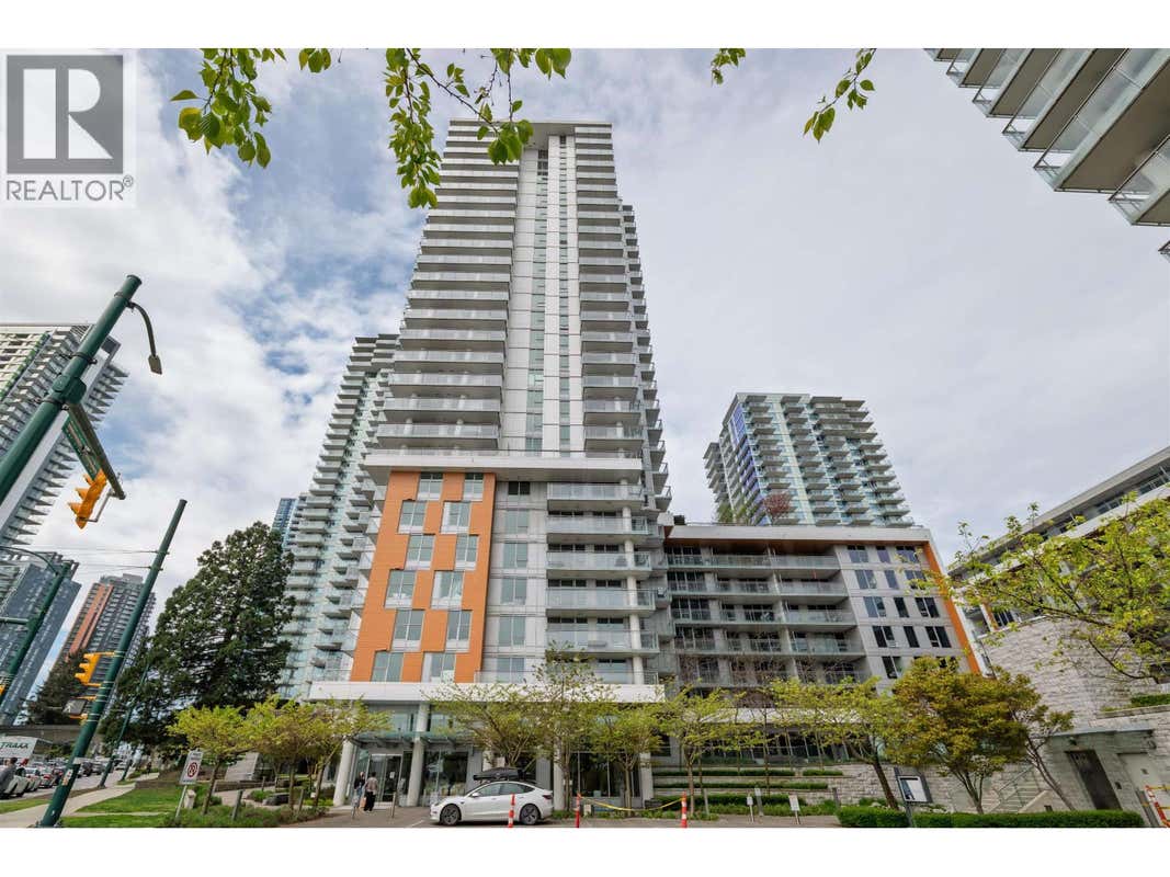 2001 455 SW MARINE DRIVE