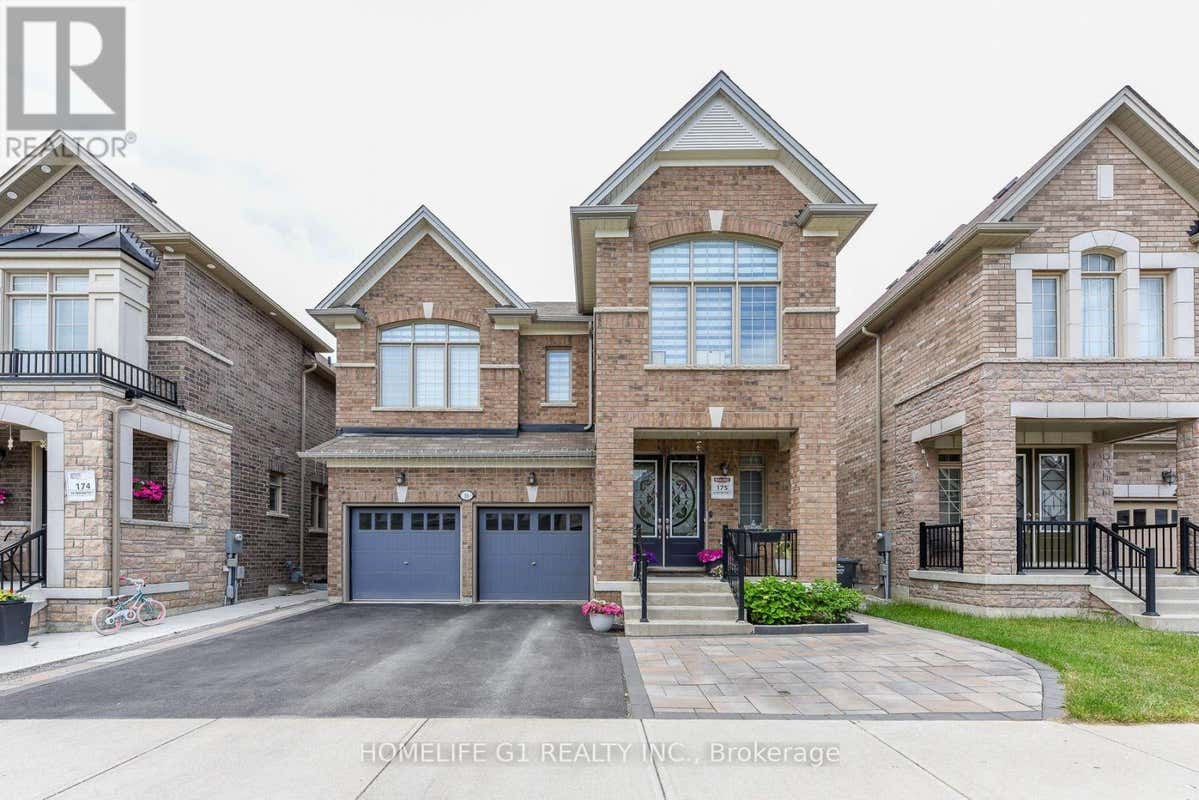 18 FASCINATION STREET