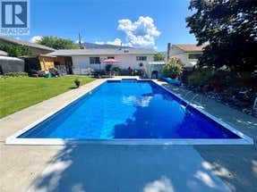 20 FINCH Crescent