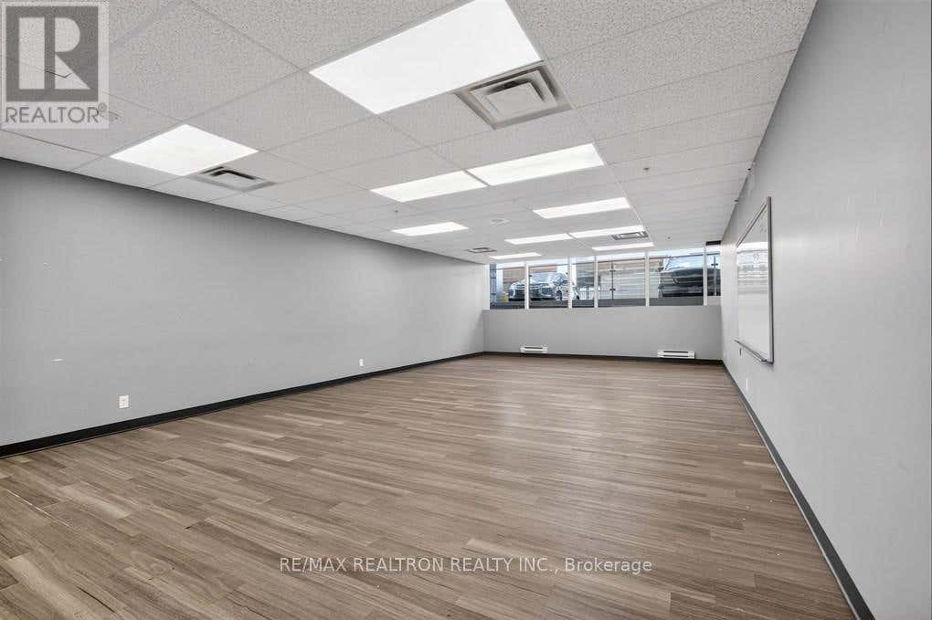 G02 - 685 SHEPPARD AVENUE E