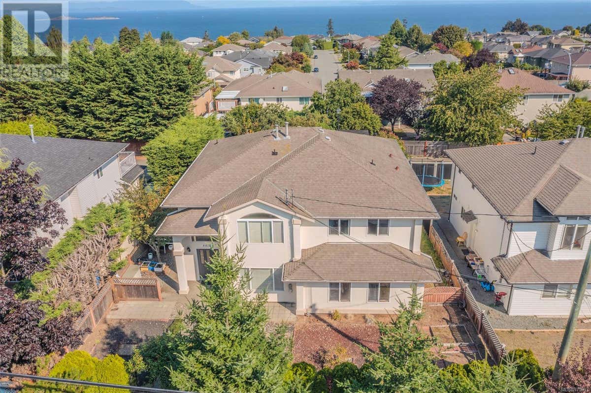 6418 Dover Rd, Nanaimo, BC V9V1A7 À vendre RE/MAX 975693