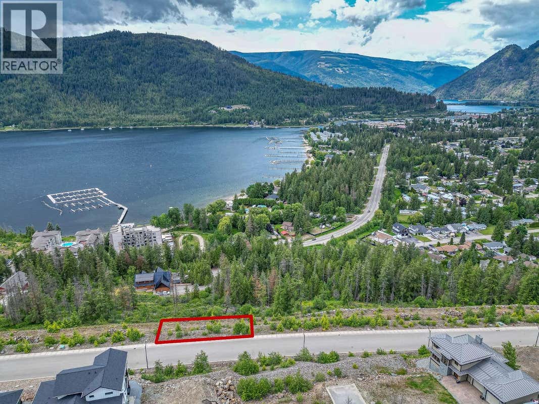 258 BAYVIEW DRIVE
