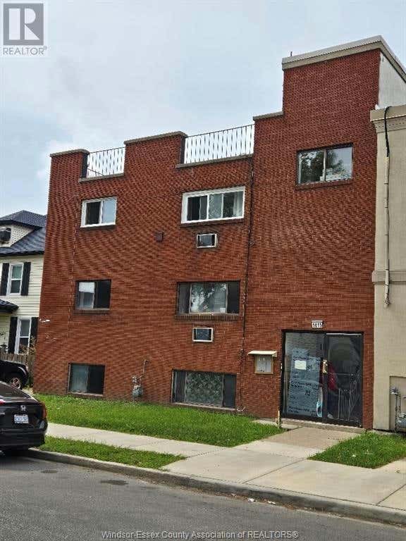 1015 MARION, Windsor, ON N9A2J3 Duplex For Sale RE/MAX 24021092