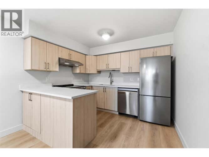 305 2928 COMMERCIAL DRIVE