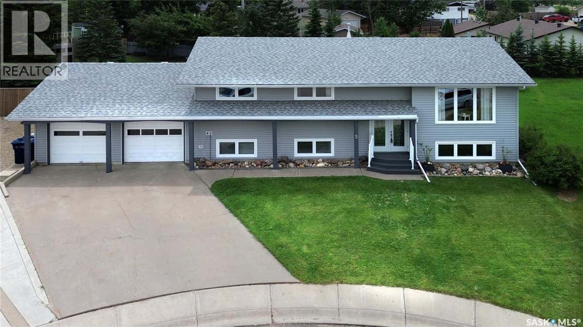 5 SHAW PLACE