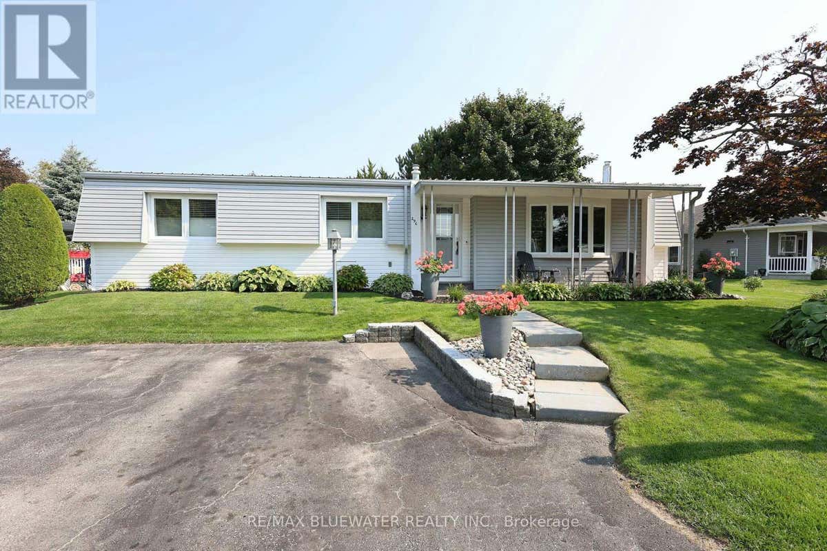 296 PEBBLE BEACH PARKWAY, South Huron (Stephen Twp), ON N0M1T0 House