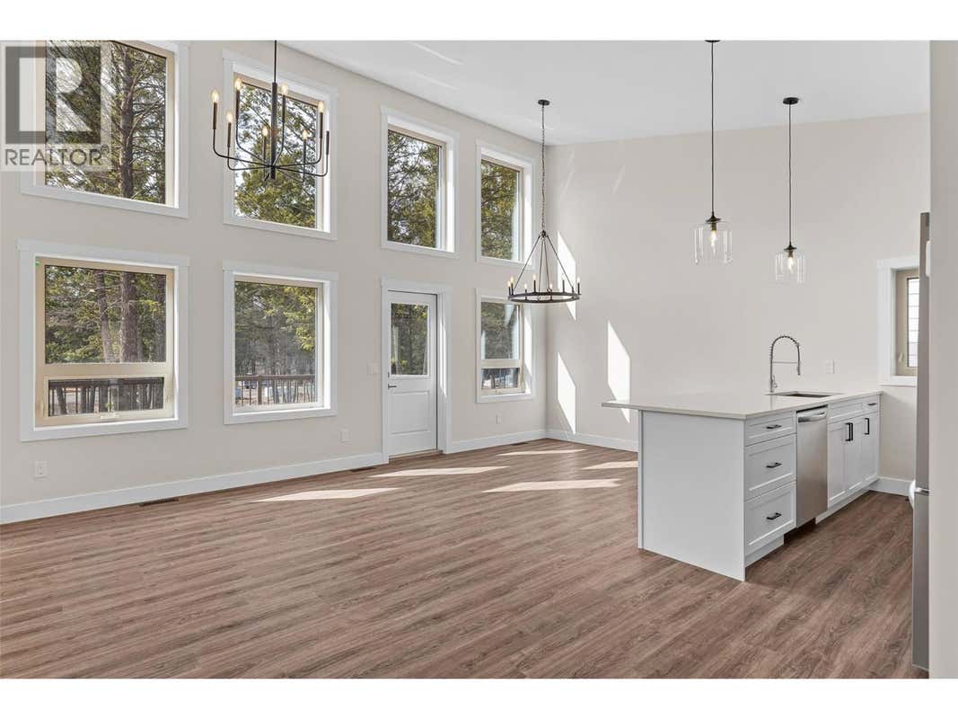 1208 SWANSEA CRESCENT