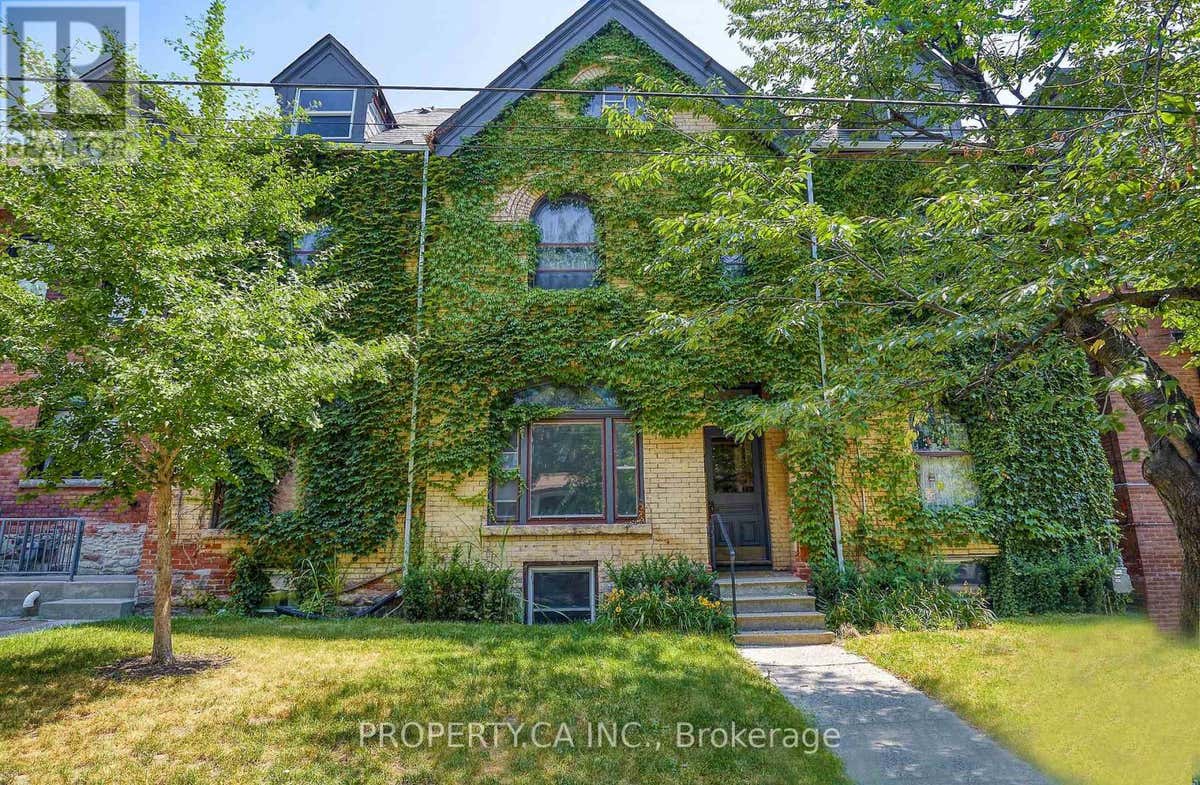 UNIT 1 - 345 GLADSTONE AVENUE