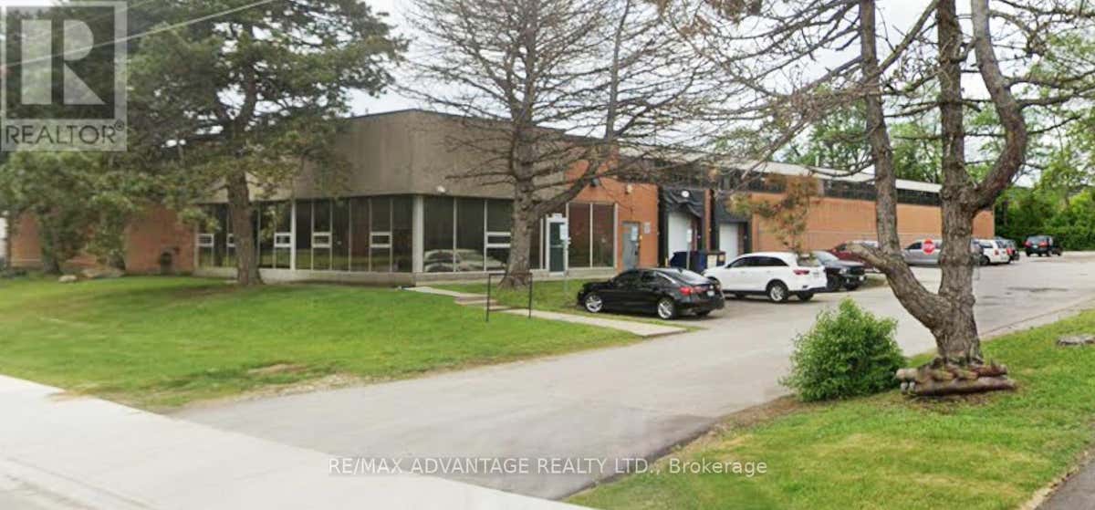 56 TORLAKE CRESCENT