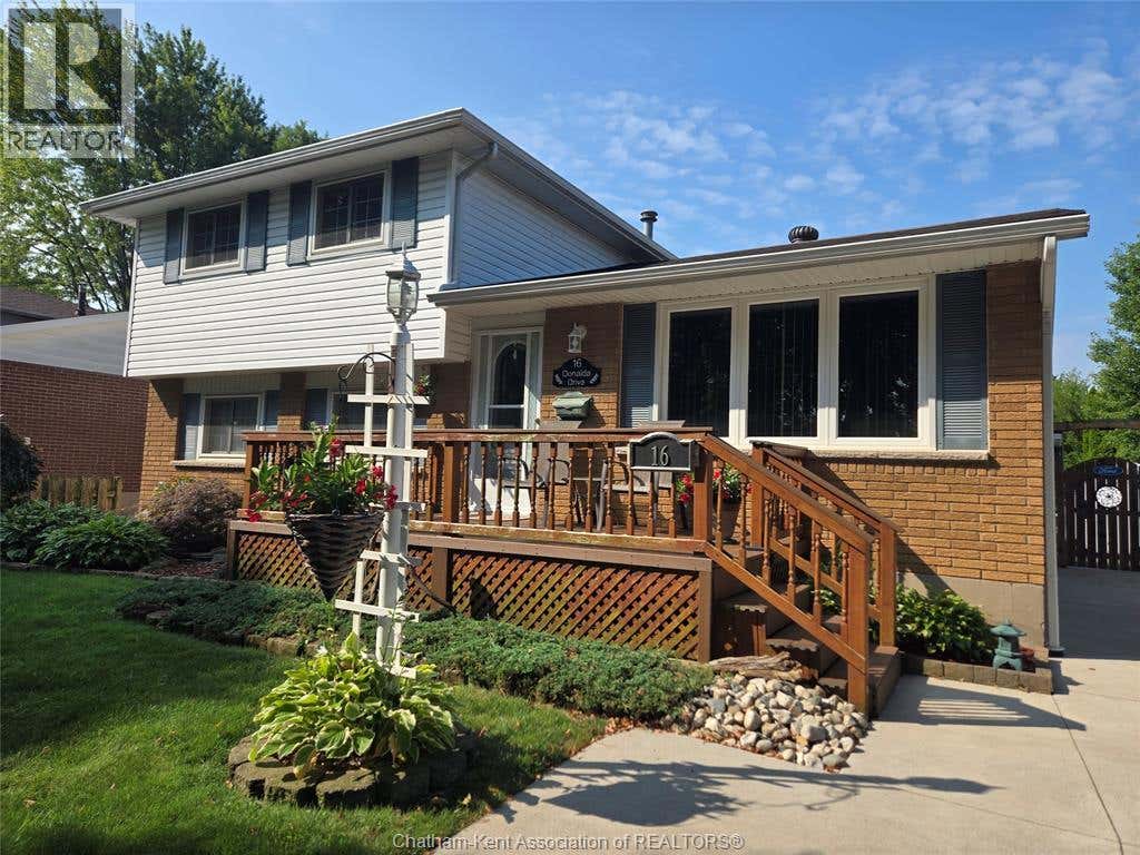 16 DONALDA DRIVE