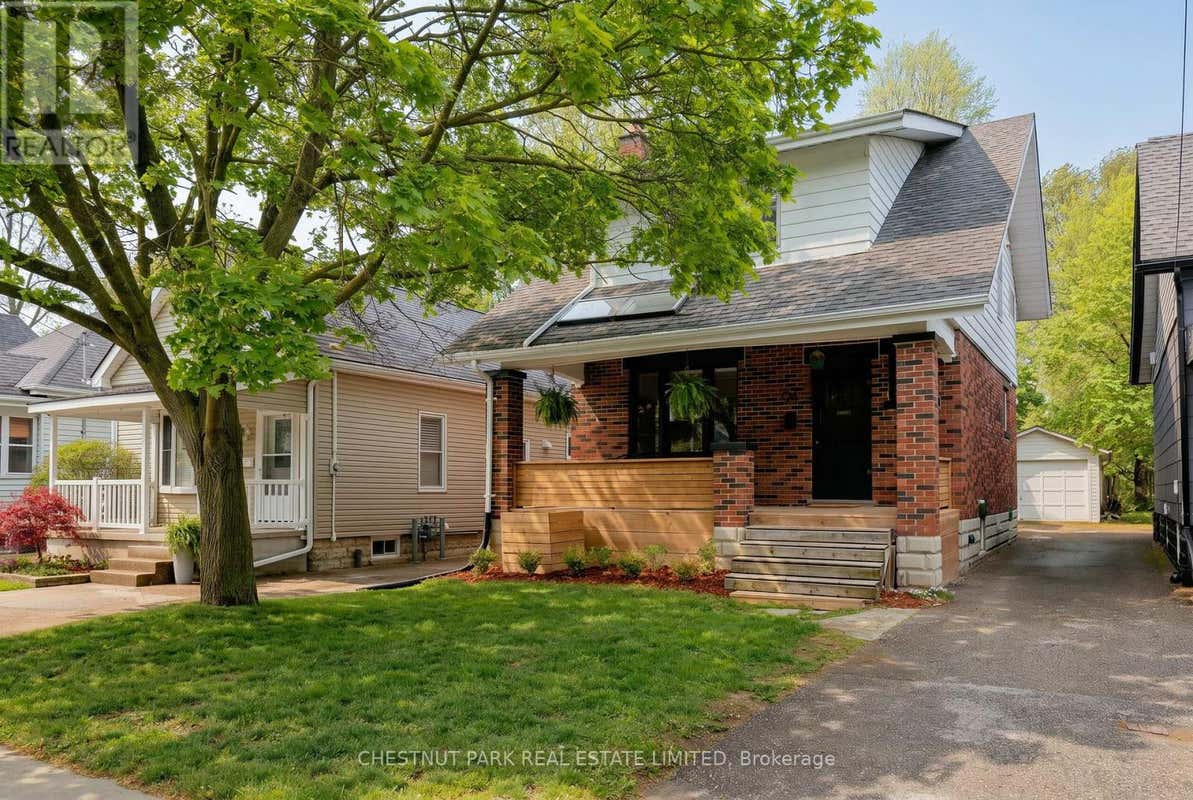 94 BRISCOE STREET E