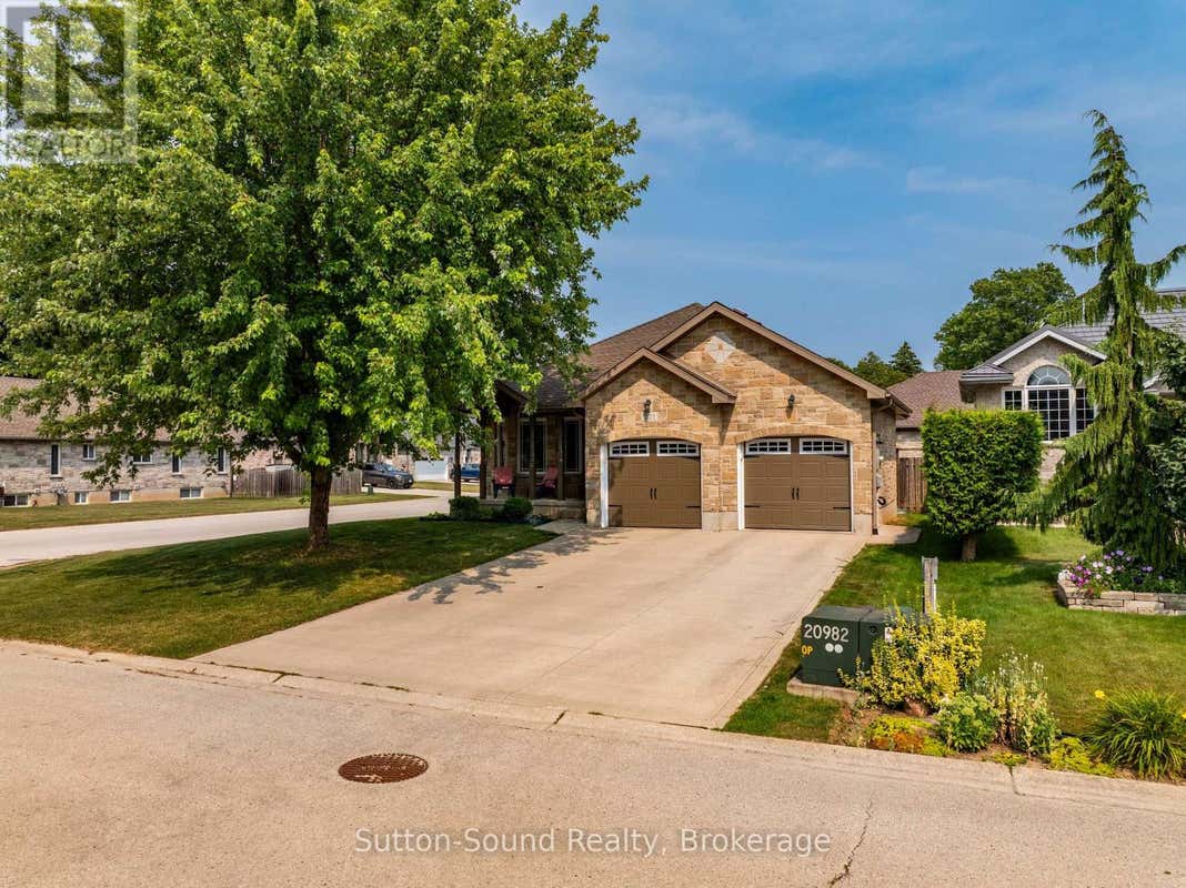 221 2ND AVENUE W