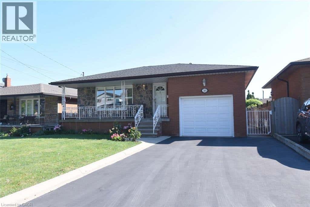 36 ABBINGTON DRIVE