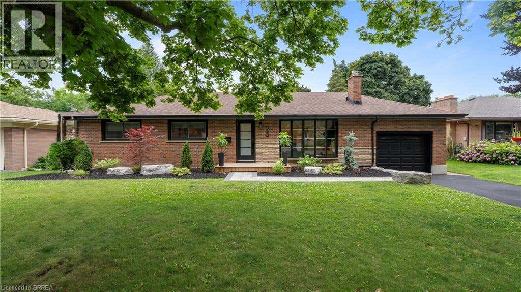 25 SENECA CRESCENT