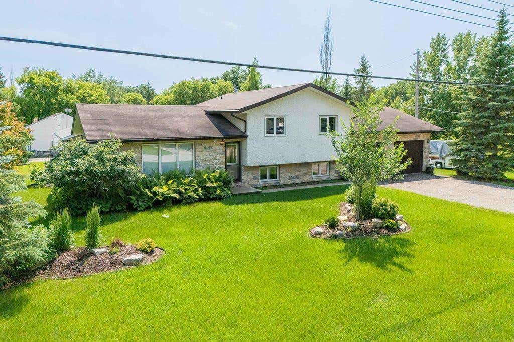 99 DUFFERIN DRIVE