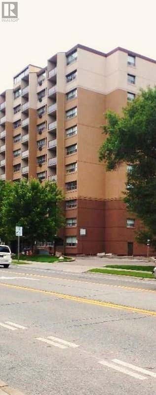 502 - 1950 MAIN STREET W