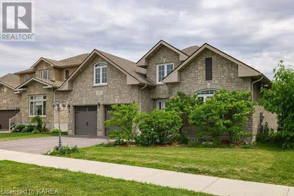 868 Roshan Dr  