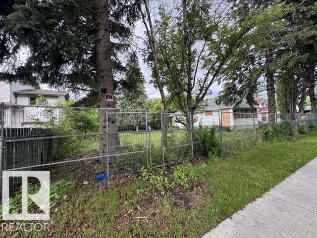 12014 81 ST NW