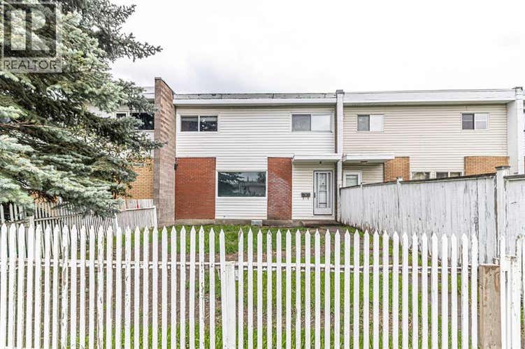 336 Garry Crescent NE