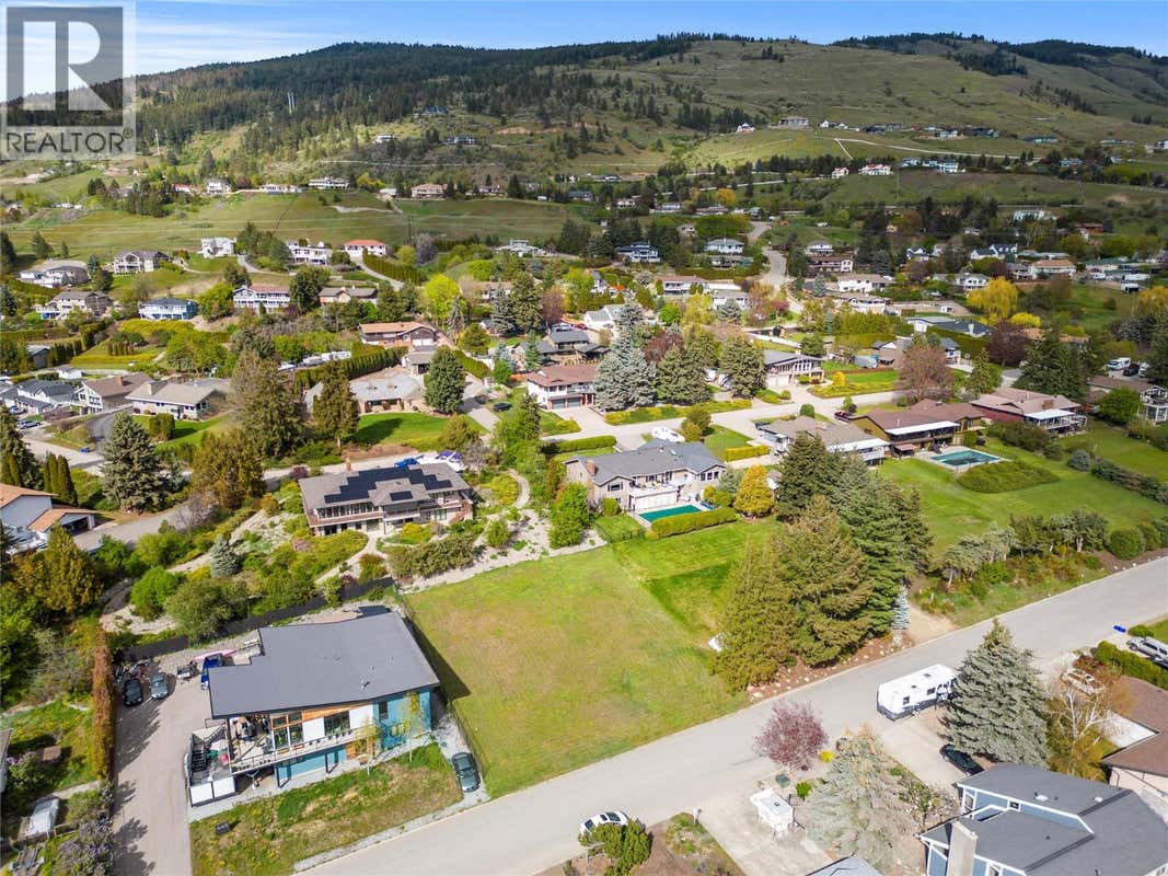 435 SCENIC DRIVE