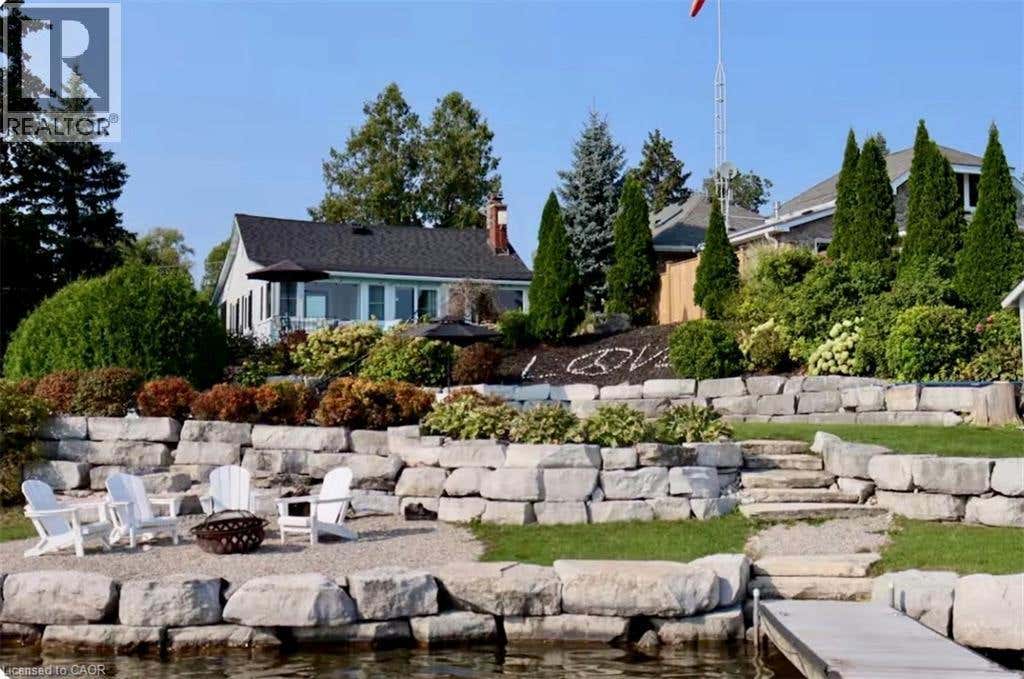 11 LAKE AVENUE