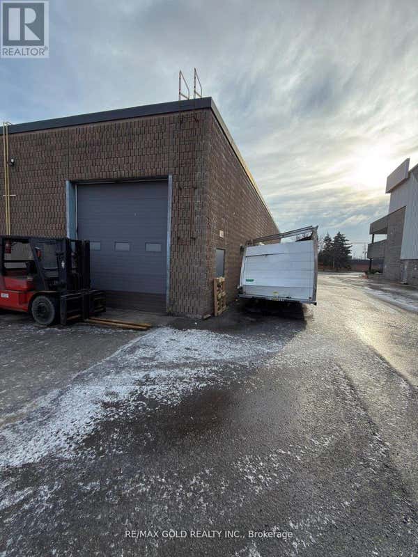 8 - 211 WILKINSON ROAD