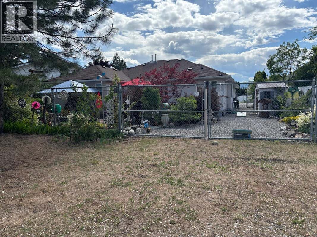 2230 SELKIRK PLACE
