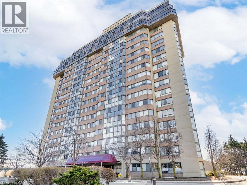 880 DUNDAS St W Unit UPH7  