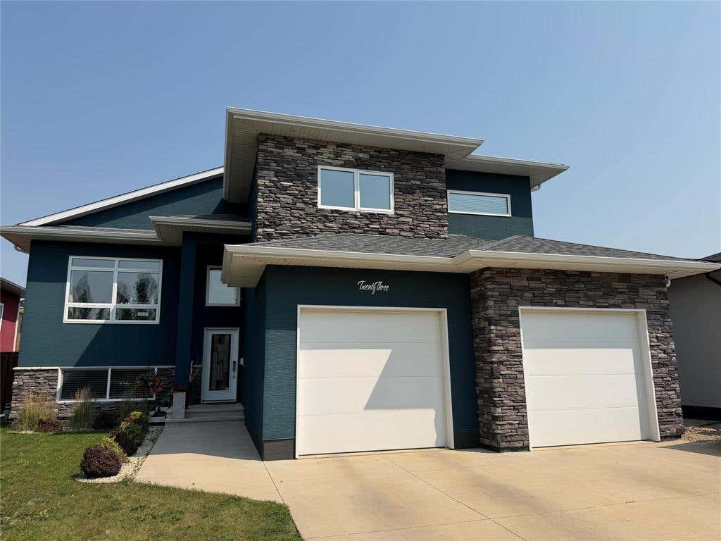 23 PINE RIDGE CRESCENT