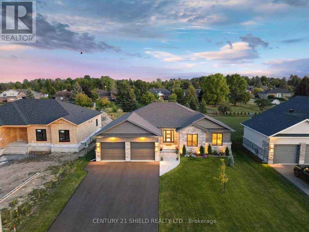 29 WHITETAIL AVENUE