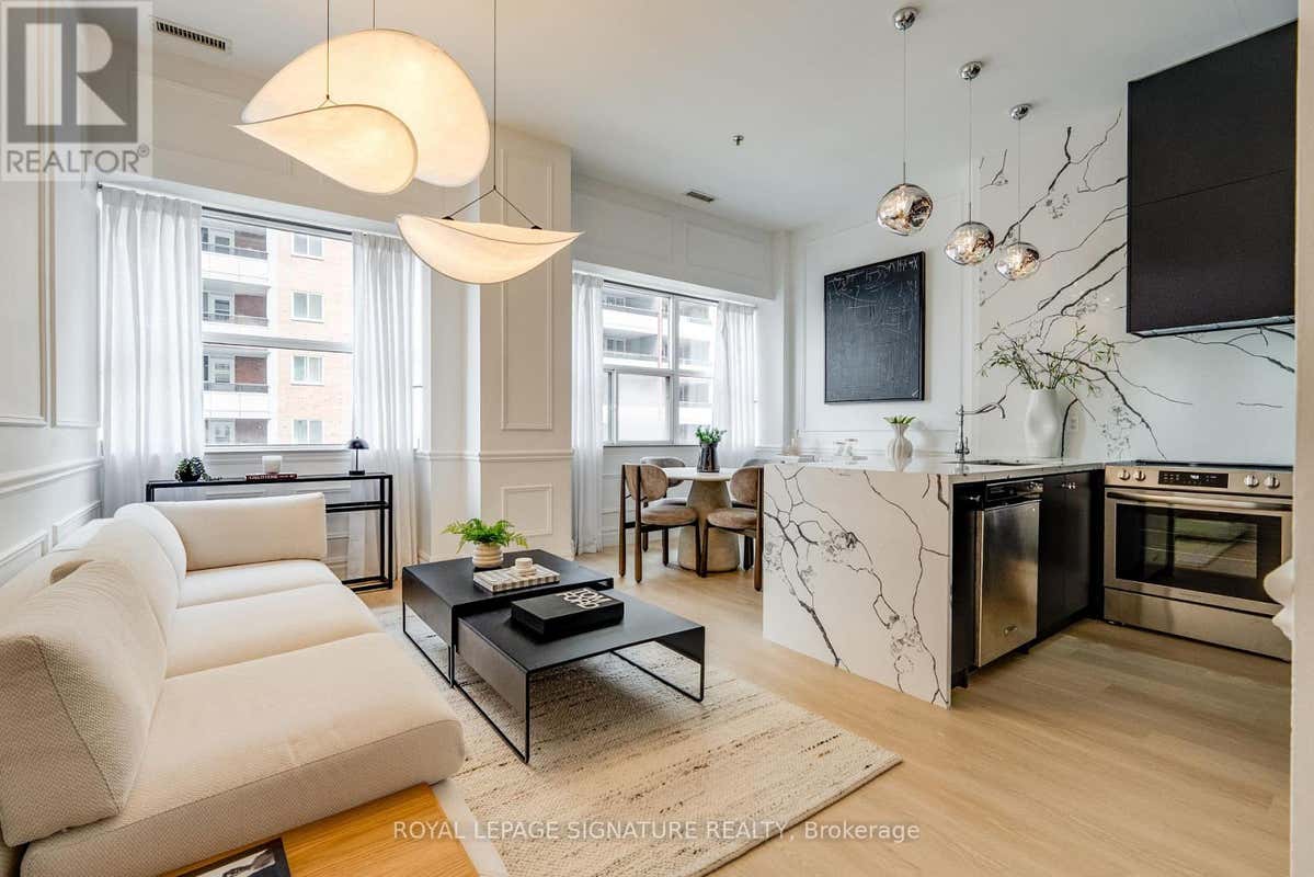 403 - 700 KING STREET W