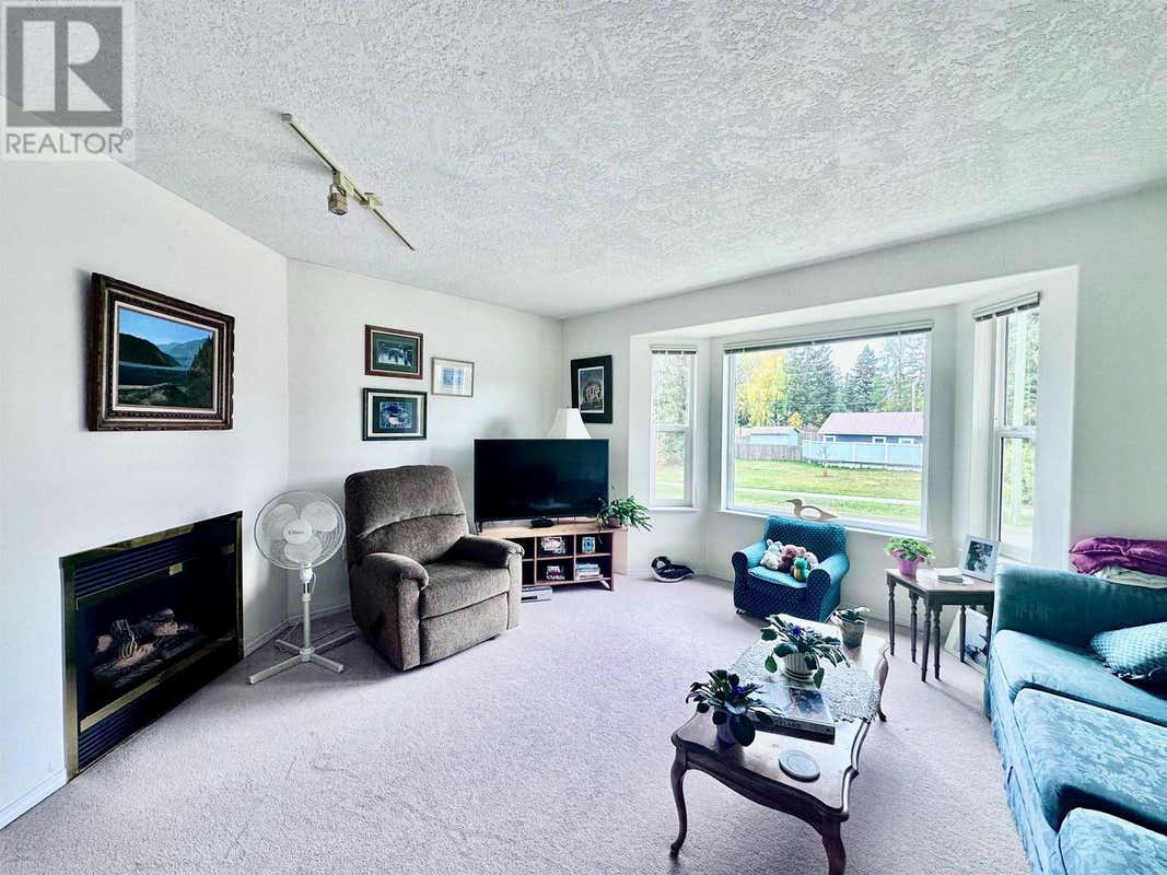 5 1686 MAIN STREET, Smithers, BC V0J2N0 Condo For Sale RE/MAX R2932928