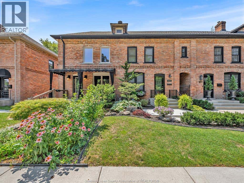 883 MONMOUTH ROAD