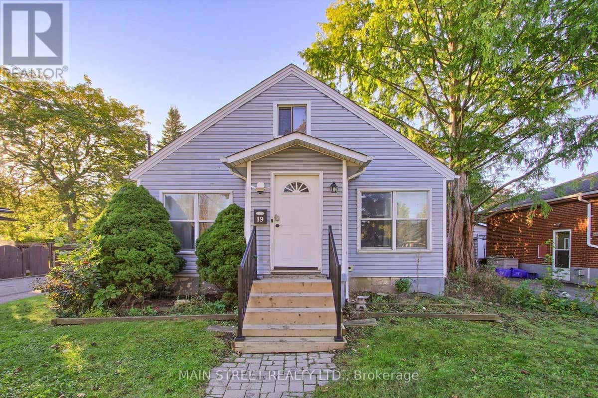 19 BEAUCOURT ROAD E, Hamilton (Ainslie Wood), ON L8S2R1 House For Sale