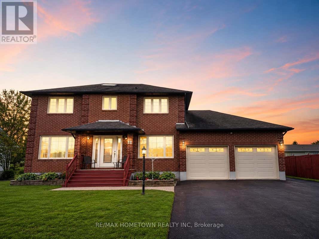 12 FAIRHOLME DRIVE