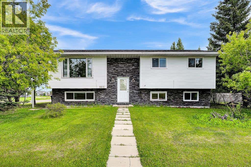 502 MAPLEWOOD DRIVE