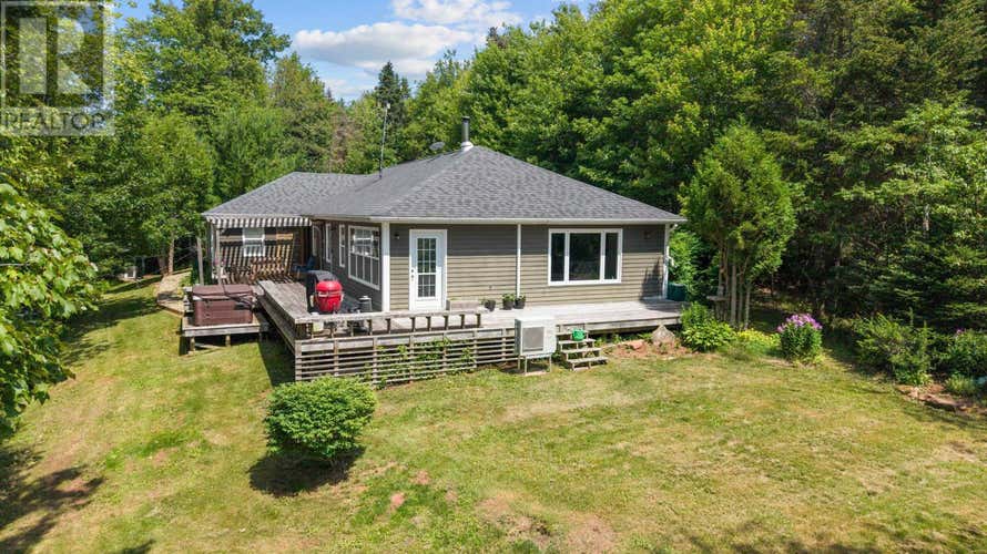 843 Rattenbury Road