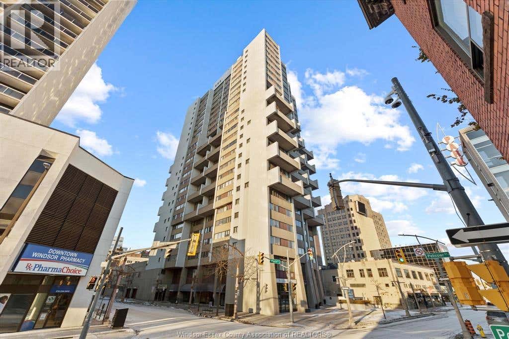 380 PELISSIER STREET UNIT# 1806