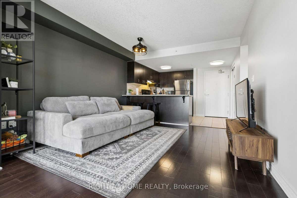 404 - 37 GOODWIN DRIVE