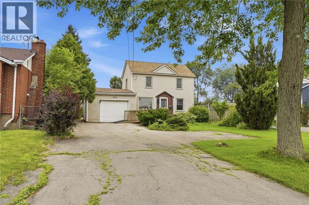 834 MOHAWK ROAD E