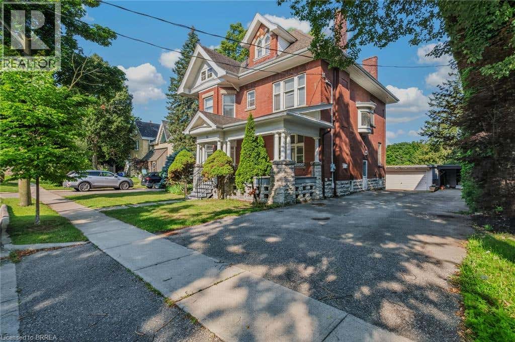 58 LORNE CRESCENT