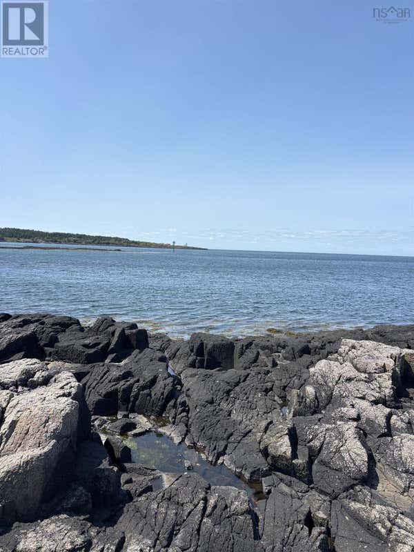 COW LEDGE BAY OF FUNDY LAND