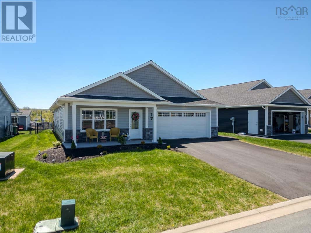 17 COMMUNITY WAY