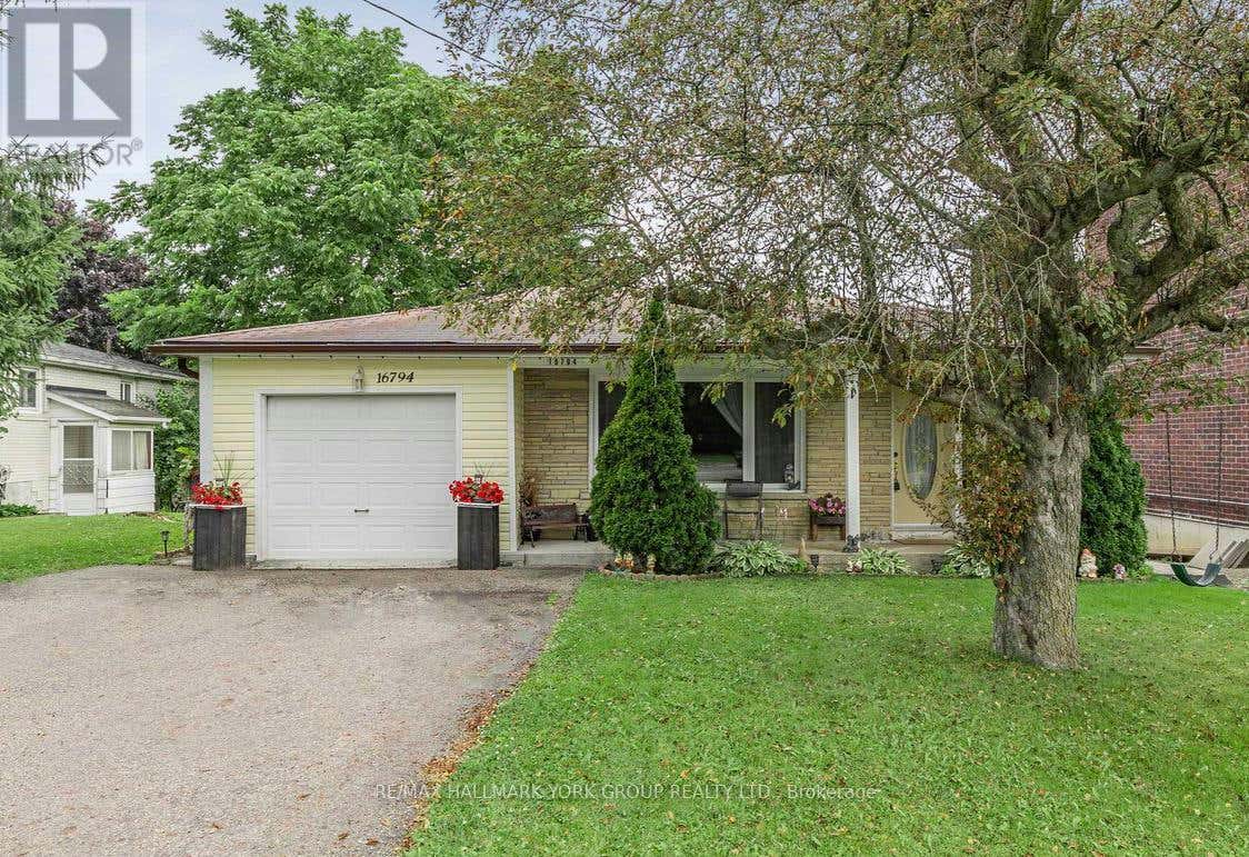 LOWER 16794 BAYVIEW AVENUE, Newmarket (Central Newmarket), ON L3Y3W9