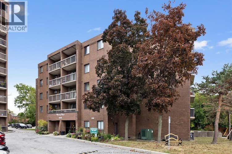 3950 WYANDOTTE STREET East Unit# 306